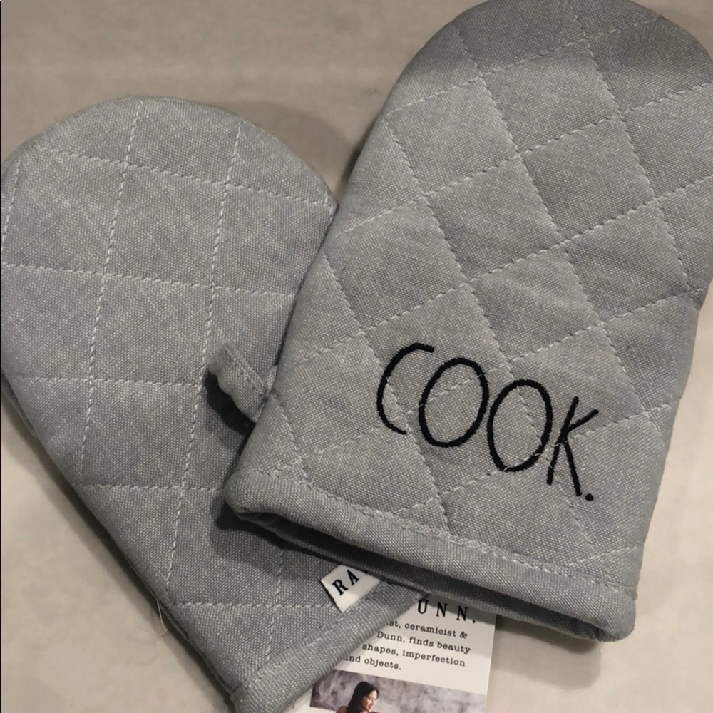 Rae Dunn mitten